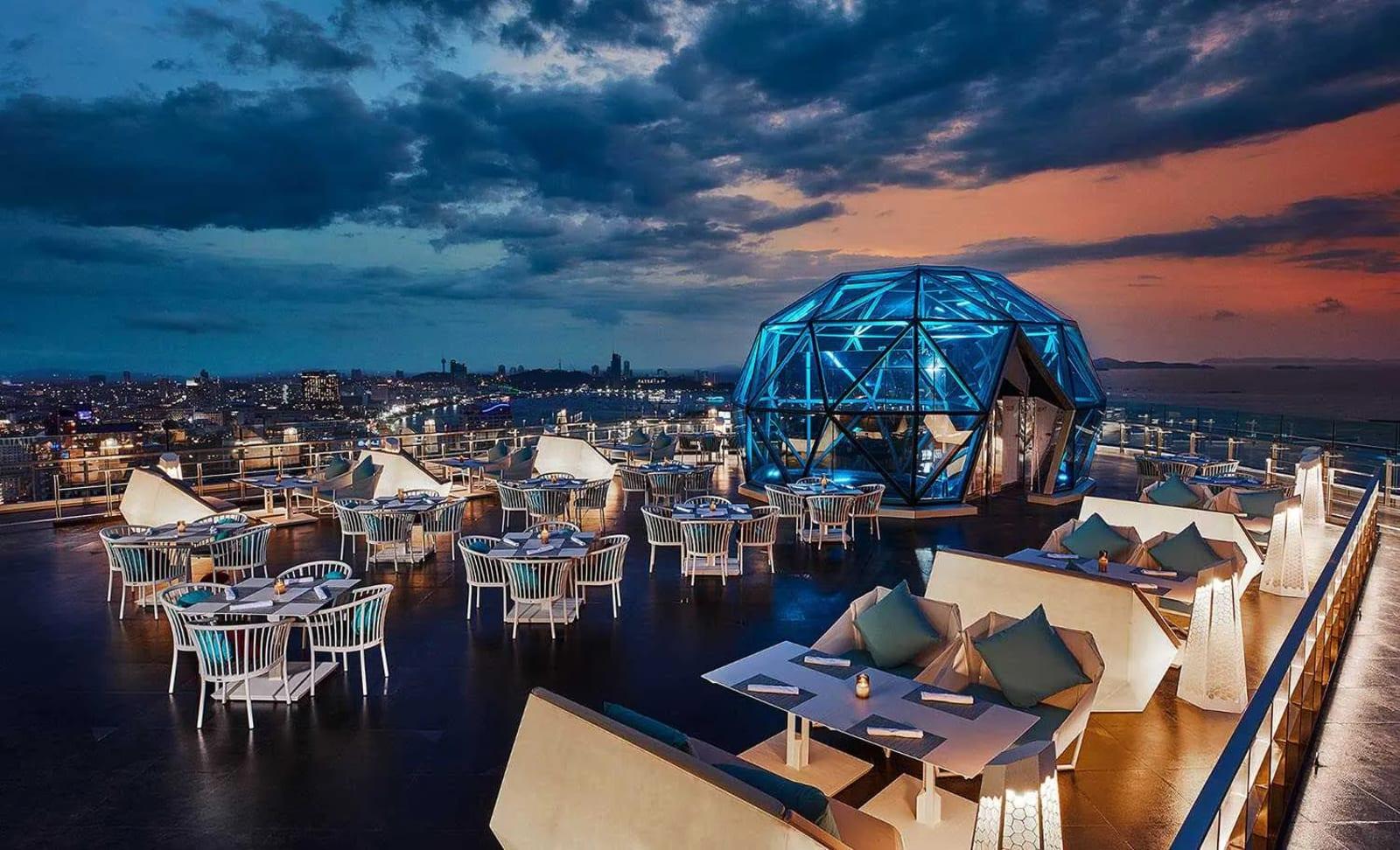 Sky Gallery cliffside view